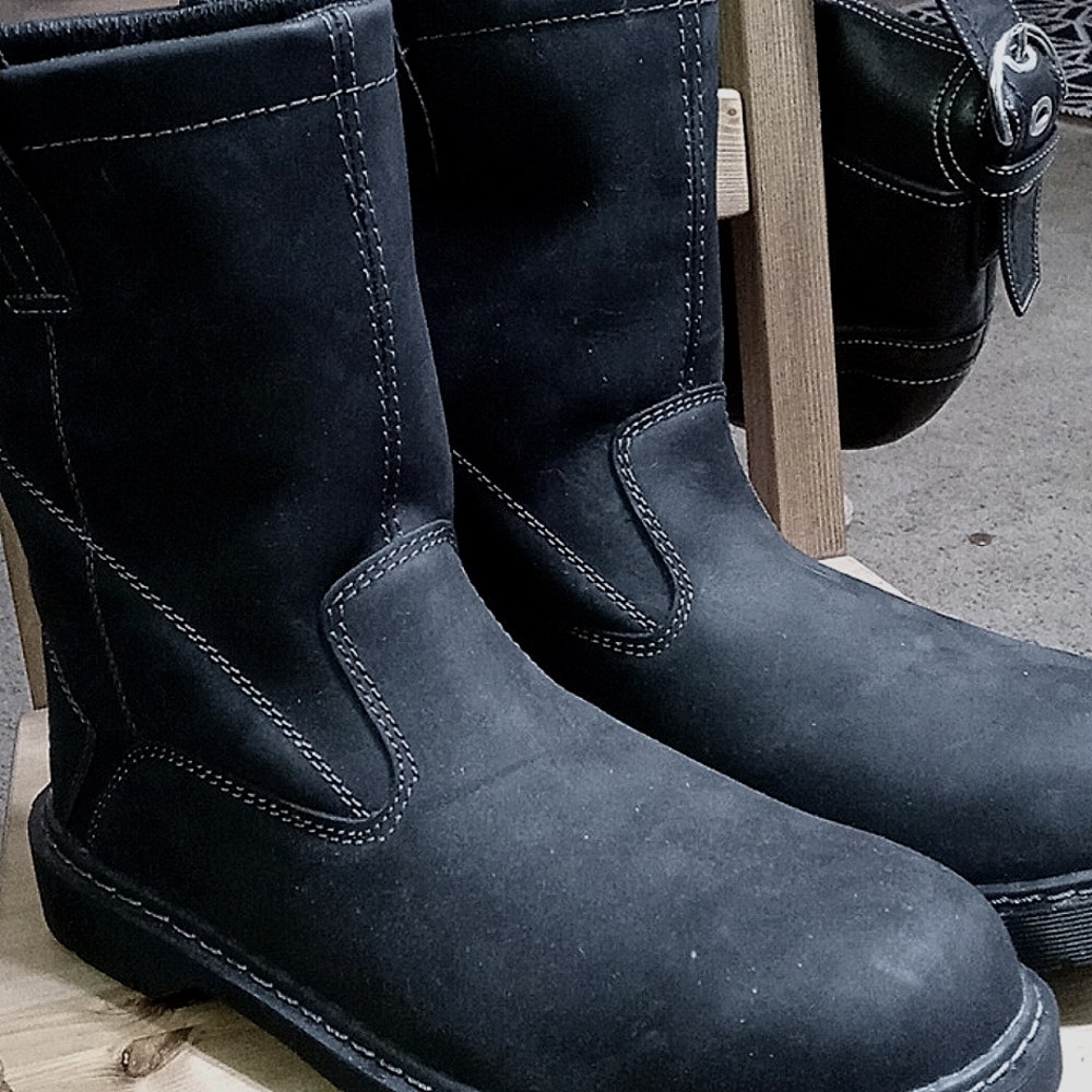 Mens boots size 11 brand new steel toe